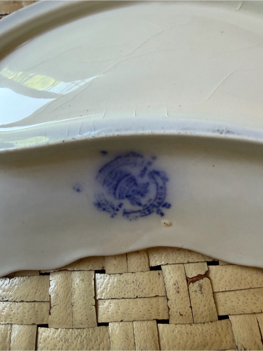 Antique Flow Blue / White Scalloped Porcelain Trinket Dish - Picture 6 of 8